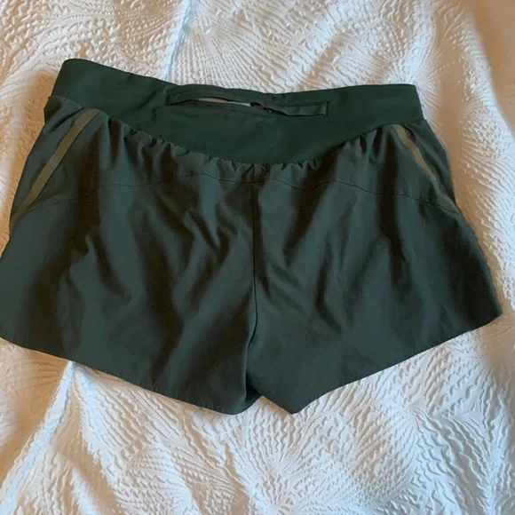 Adidas shorts medium - Picture 4 of 4